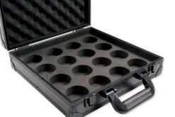 Baize Master Baize Master AMERICAN POOL Black Aluminium 16 Ball Carry Flight Case - 2 1/4 Inch Balls 13 Baize Master Baize Master AMERICAN POOL Black Aluminium 16 Ball Carry Flight Case - 2 1/4 Inch Balls -Slok Billiards Equipment Store IMG 6638 scaled 1