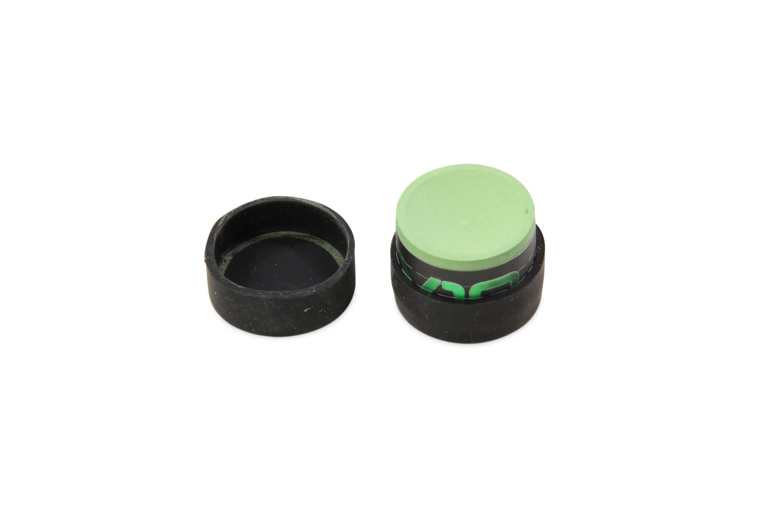 Baize Master Baize Master T-MAG Magnetic Round Chalk Holder And Taom V10 Chalk 6 Baize Master Baize Master T-MAG Magnetic Round Chalk Holder And Taom V10 Chalk - Image 4