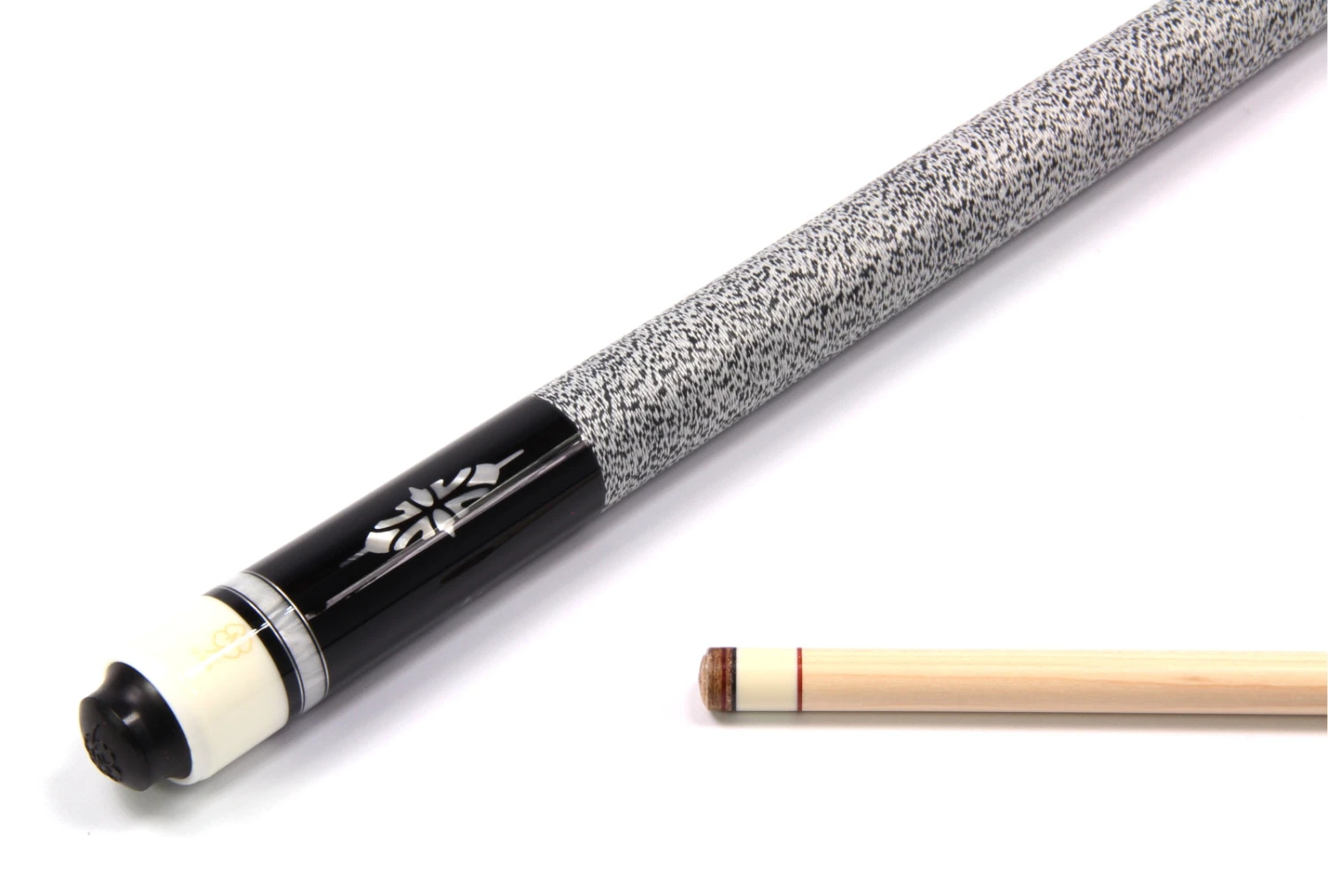 McDermott McDermott WHITE SPEAR Hand Crafted G-Series American Pool Cue 13mm Tip - G323 4 McDermott McDermott WHITE SPEAR Hand Crafted G-Series American Pool Cue 13mm Tip - G323 - Image 3