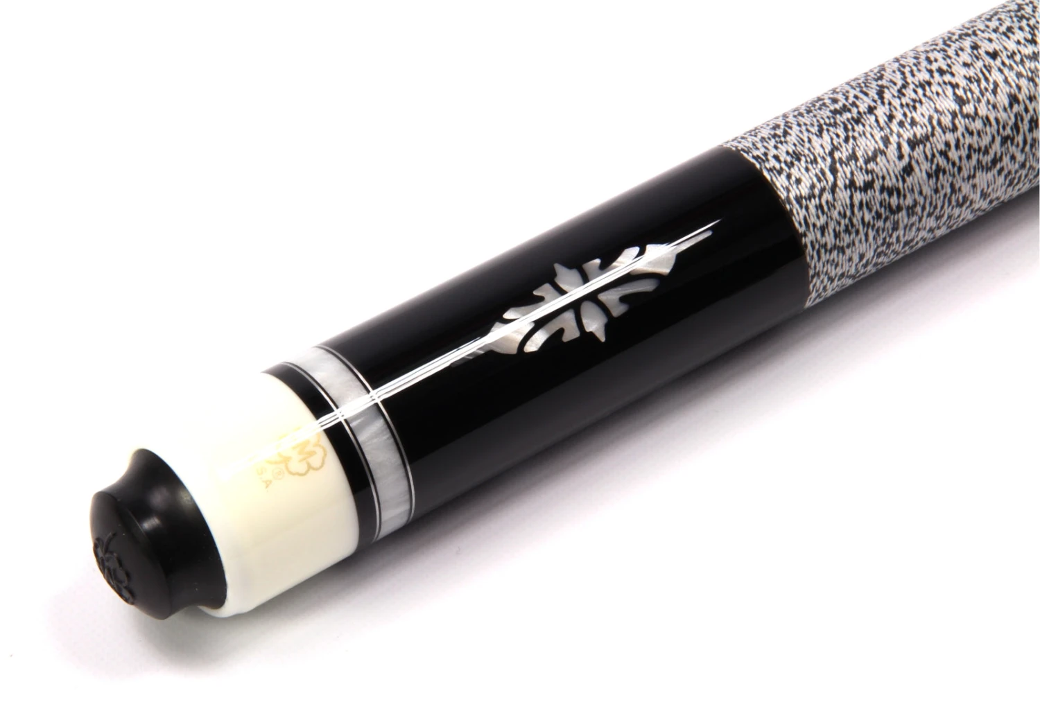 McDermott McDermott WHITE SPEAR Hand Crafted G-Series American Pool Cue 13mm Tip - G323 9 McDermott McDermott WHITE SPEAR Hand Crafted G-Series American Pool Cue 13mm Tip - G323 - Image 8